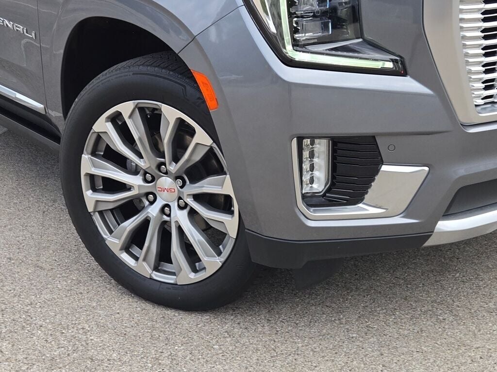 2021 Gmc Yukon Denali photo 2
