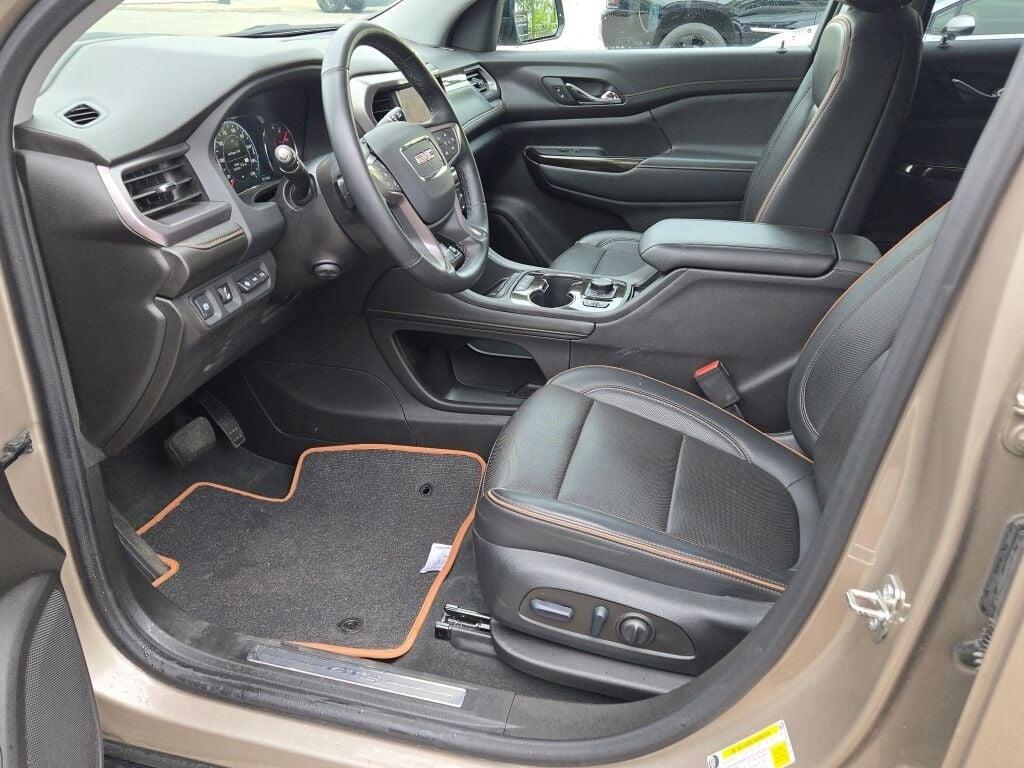 2023 GMC ACADIA - Image 26