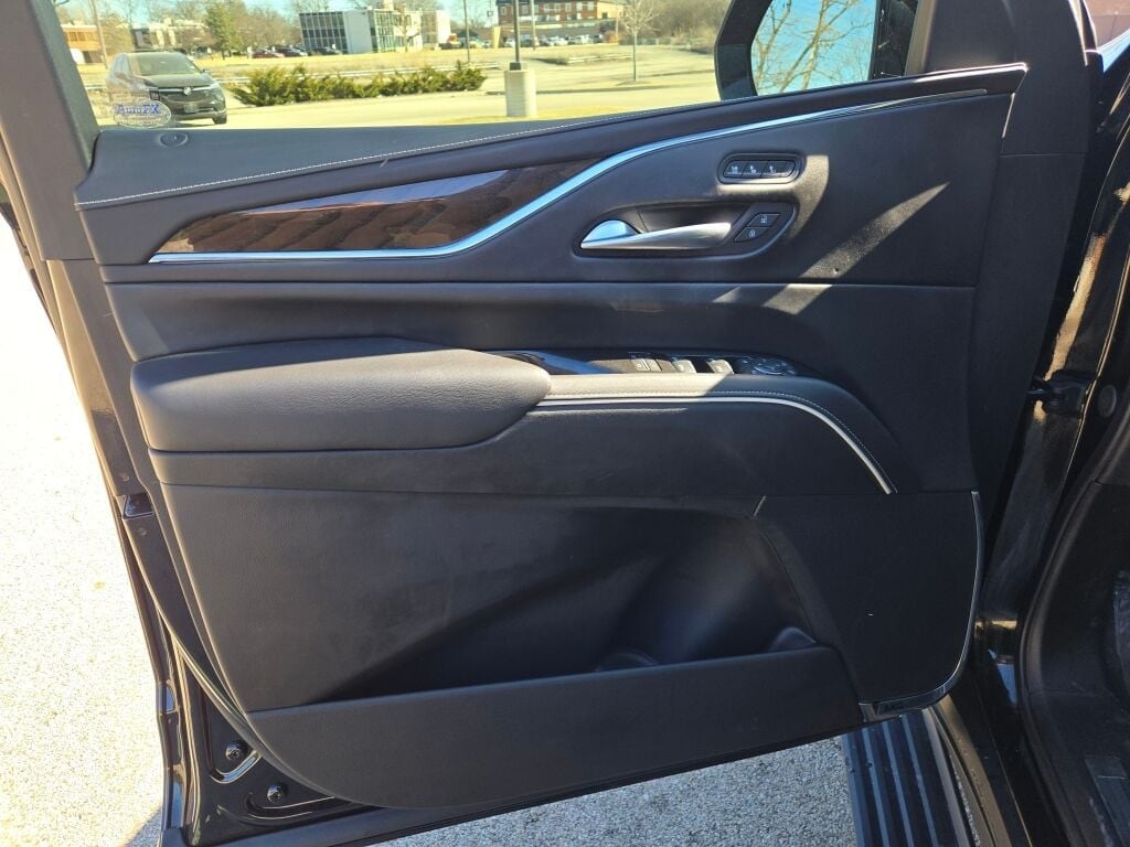 2024 CADILLAC ESCALADE - Image 28