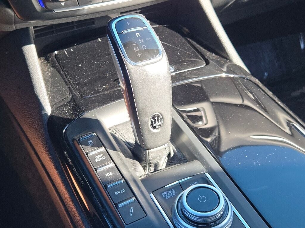 2023 MASERATI LEVANTE - Image 35