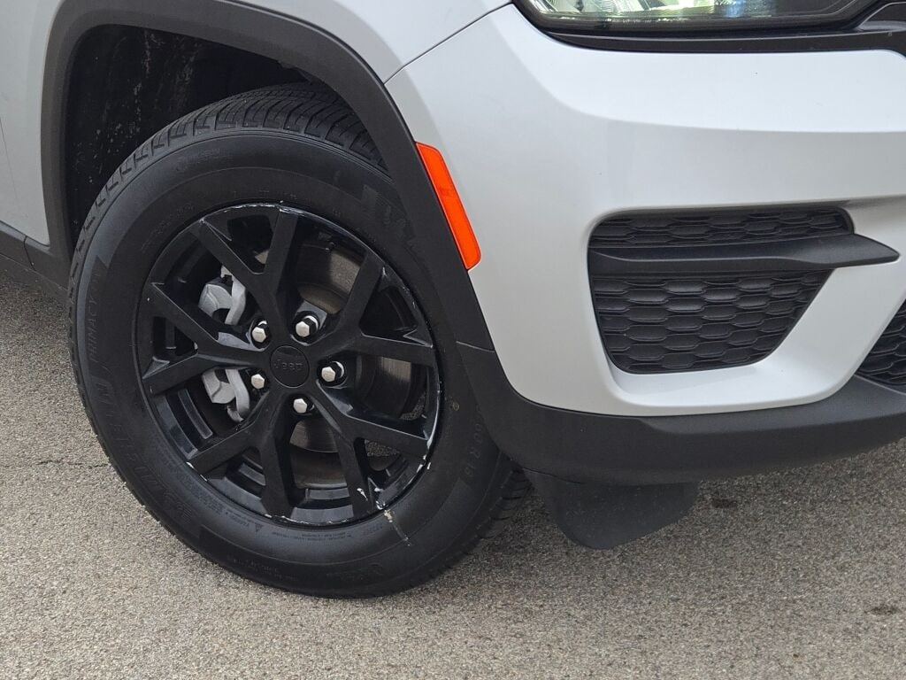 2024 JEEP GRAND CHEROKEE - Image 3