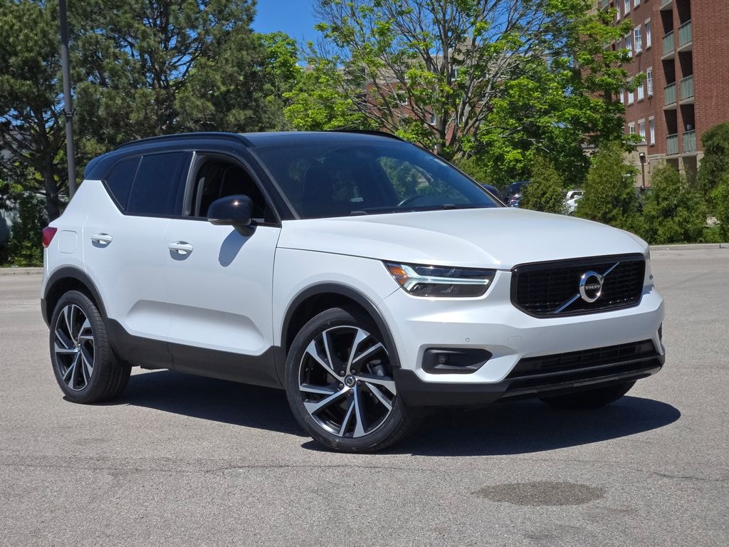 Used 2021 Volvo XC40 T4 R-Design SUV