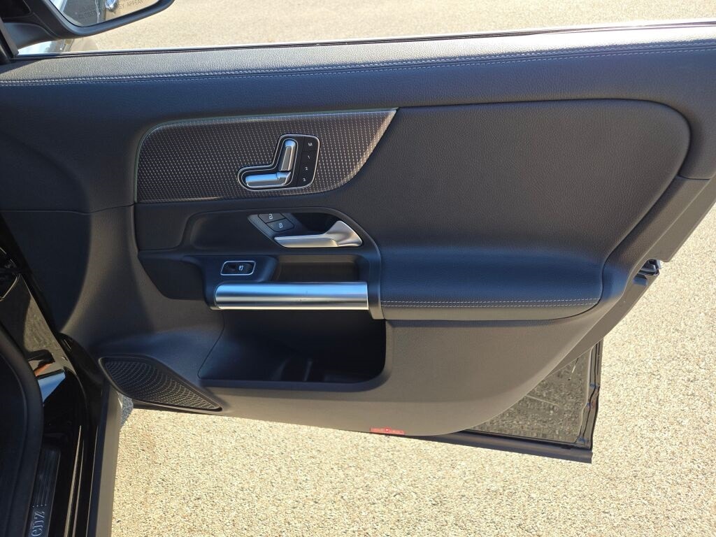 2022 MERCEDES-BENZ GLA-CLASS - Image 5