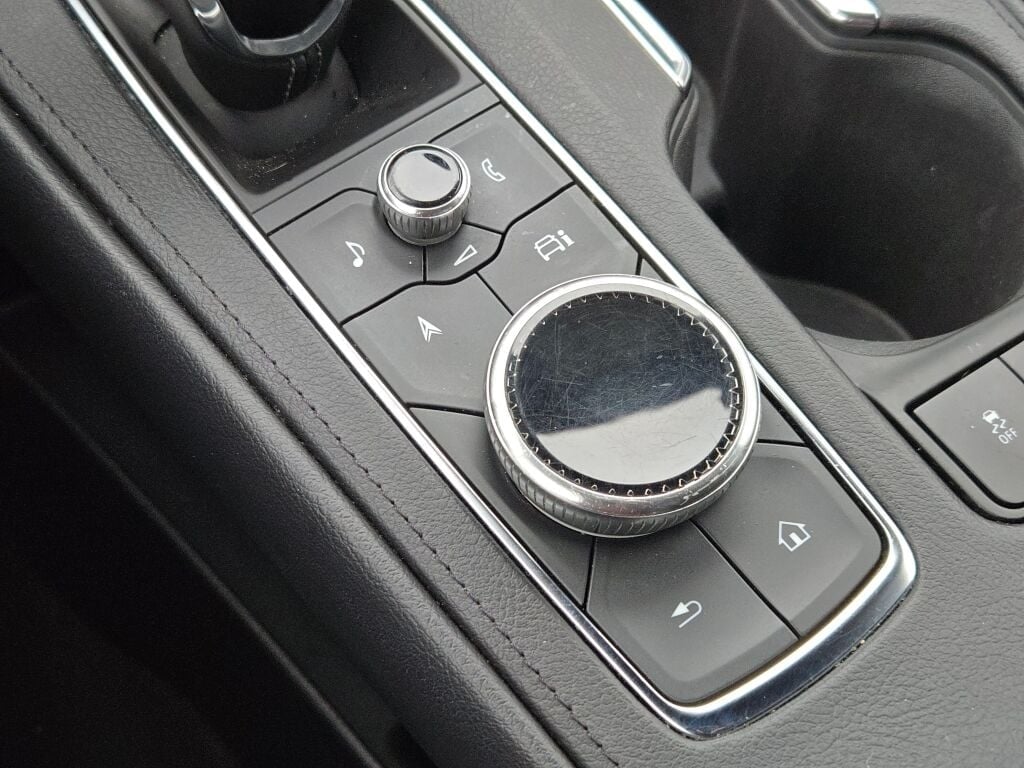 2024 CADILLAC XT4 - Image 32