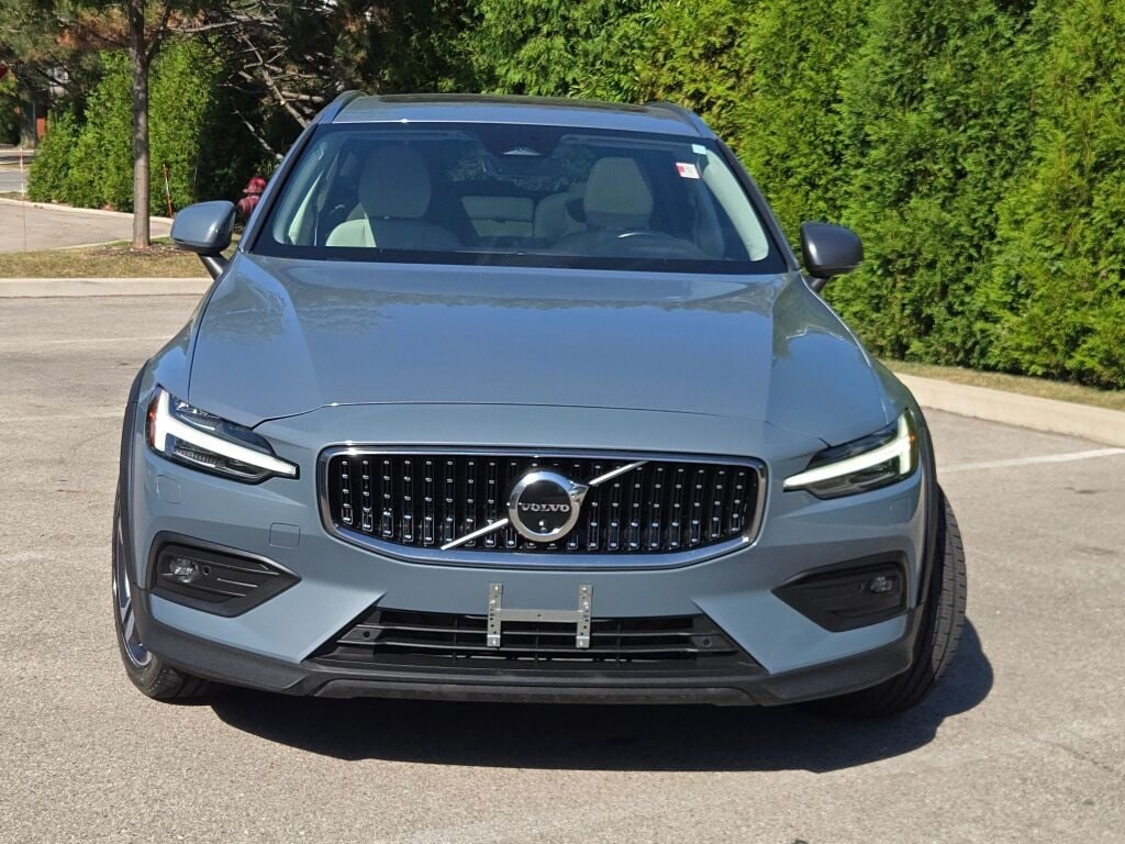2024 VOLVO V60CC - Image 5