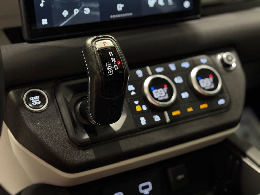 2023 LAND ROVER DEFENDER - Image 13