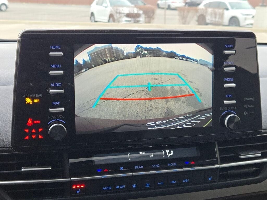 2023 TOYOTA SIENNA - Image 32