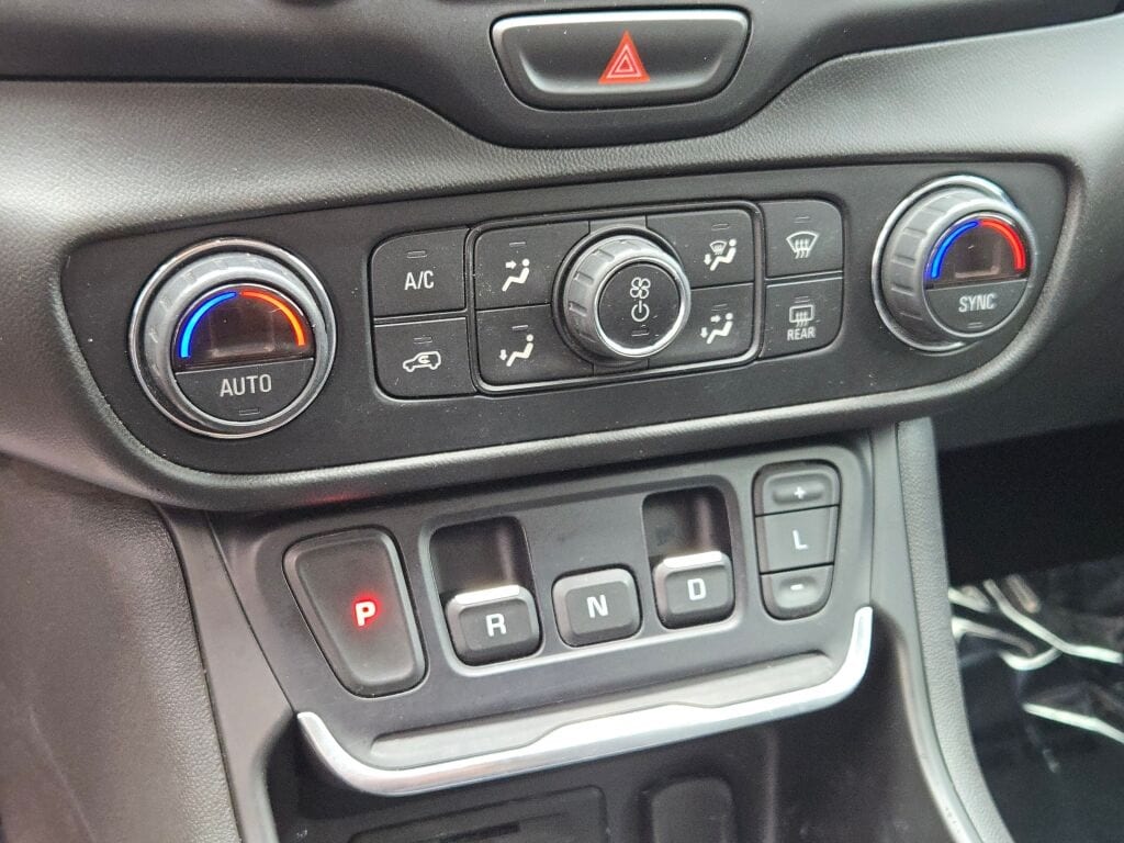 2021 GMC TERRAIN - Image 30