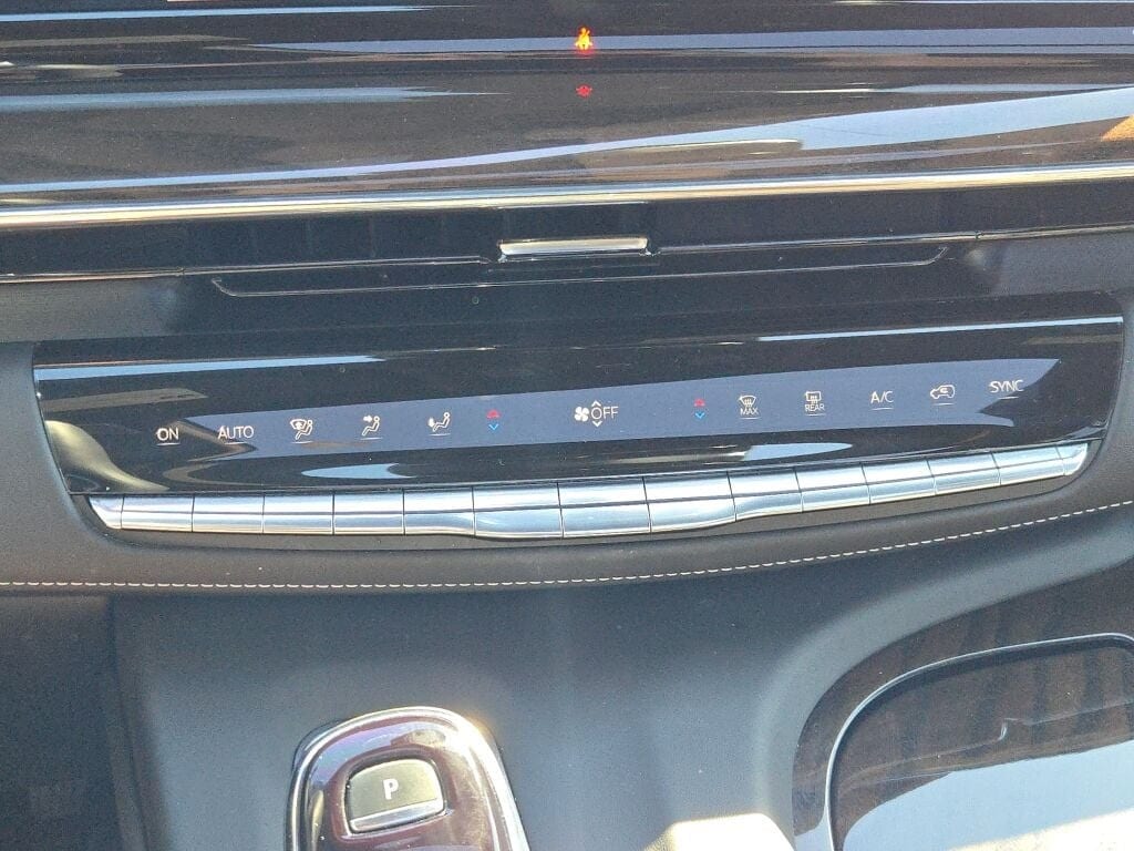 2024 CADILLAC ESCALADE - Image 38