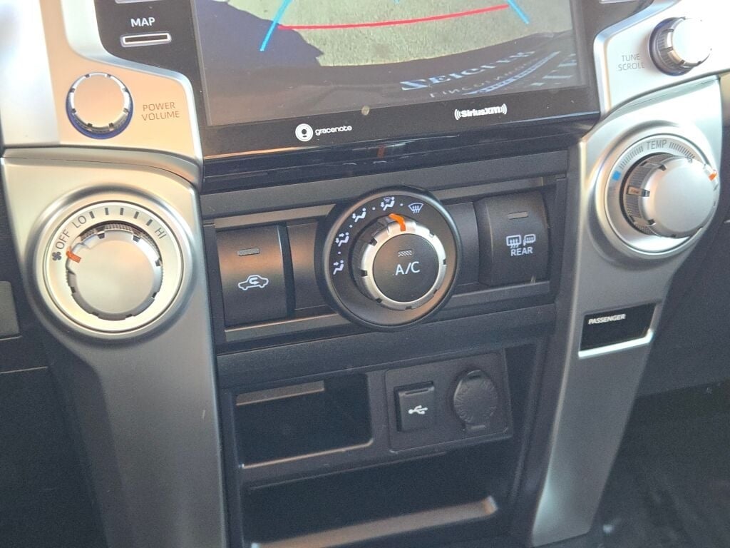 2024 TOYOTA 4RUNNER - Image 30