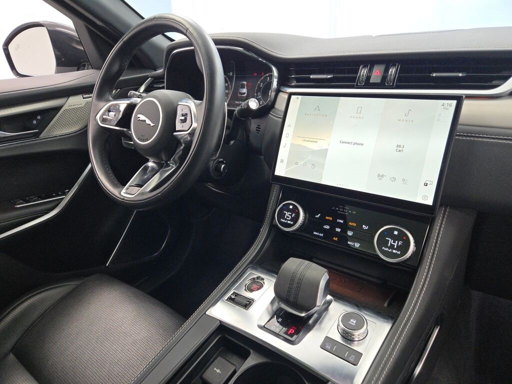 2024 JAGUAR F-PACE - Image 9