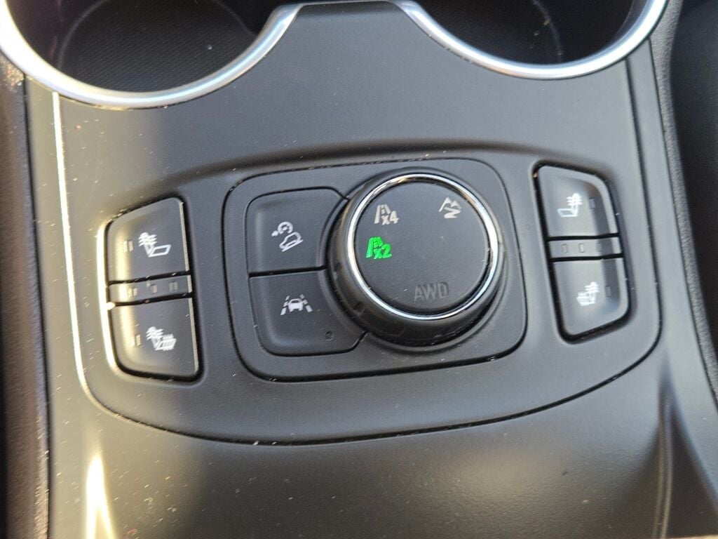 2022 GMC TERRAIN - Image 31