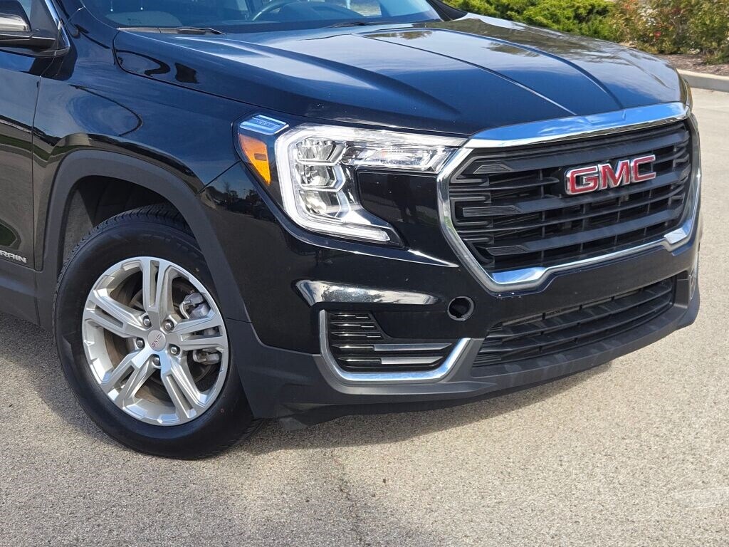 2024 GMC TERRAIN - Image 2