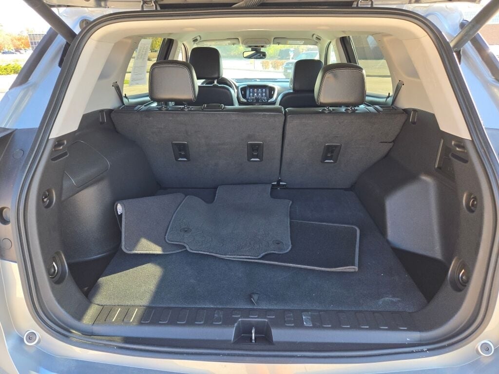 2024 GMC TERRAIN - Image 18