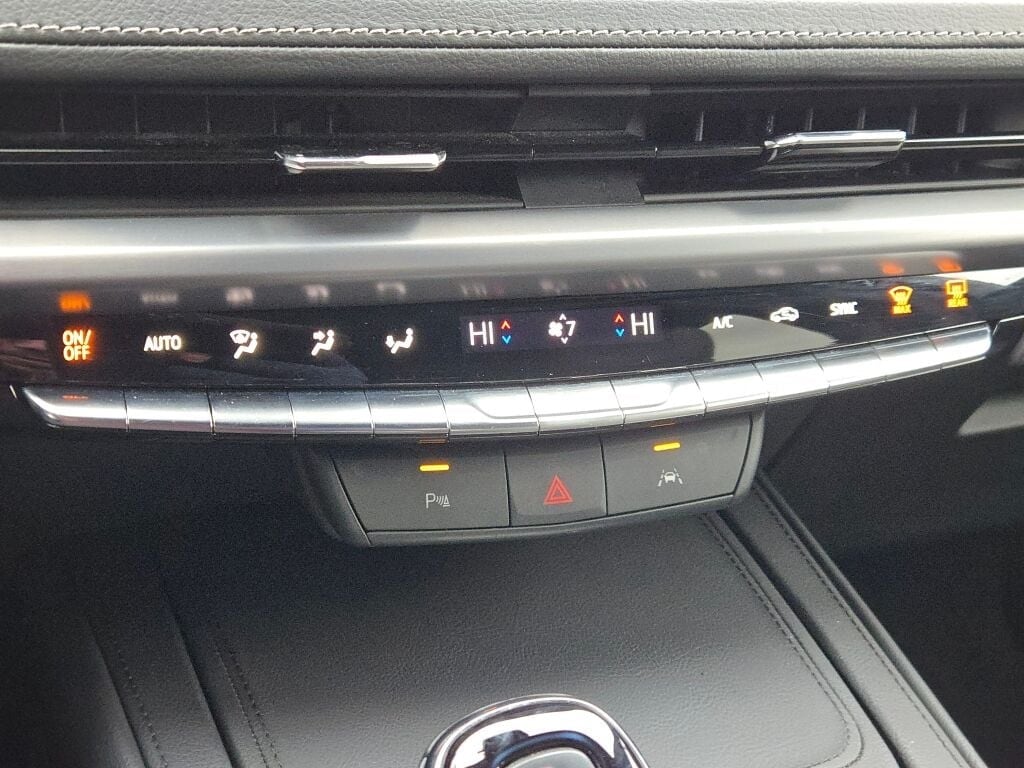 2024 CADILLAC XT4 - Image 30