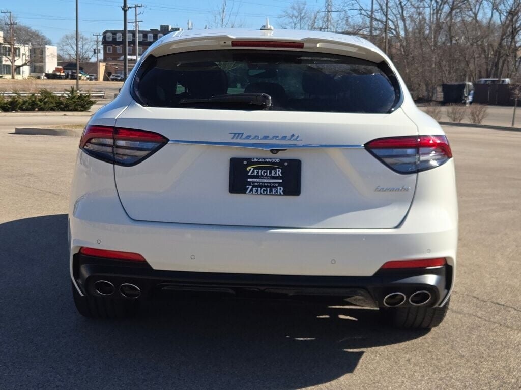 2023 MASERATI LEVANTE - Image 17