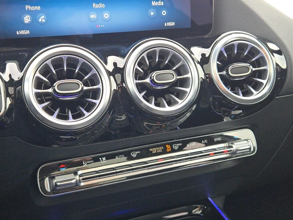 2024 MERCEDES-BENZ GLA-CLASS - Image 30