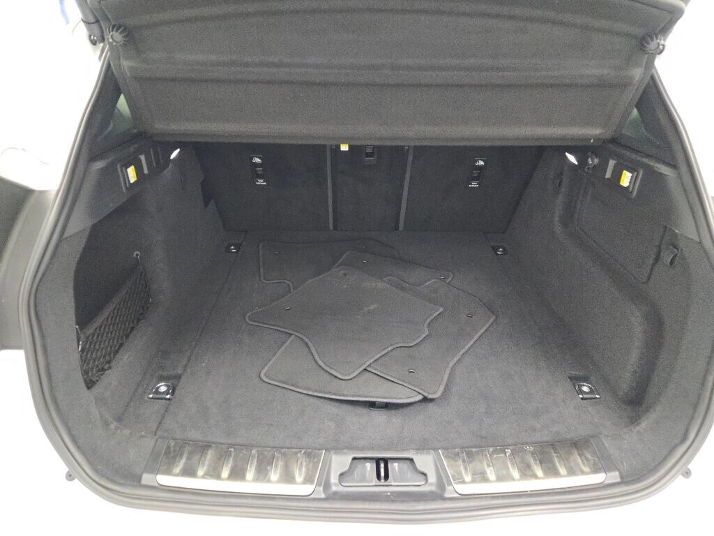 2024 JAGUAR F-PACE - Image 18