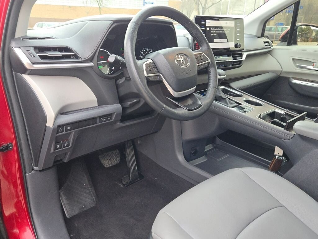 2023 TOYOTA SIENNA - Image 26