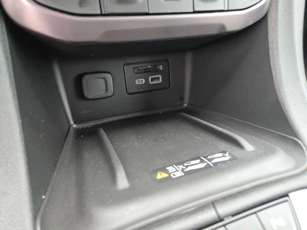 2023 GMC ACADIA - Image 33