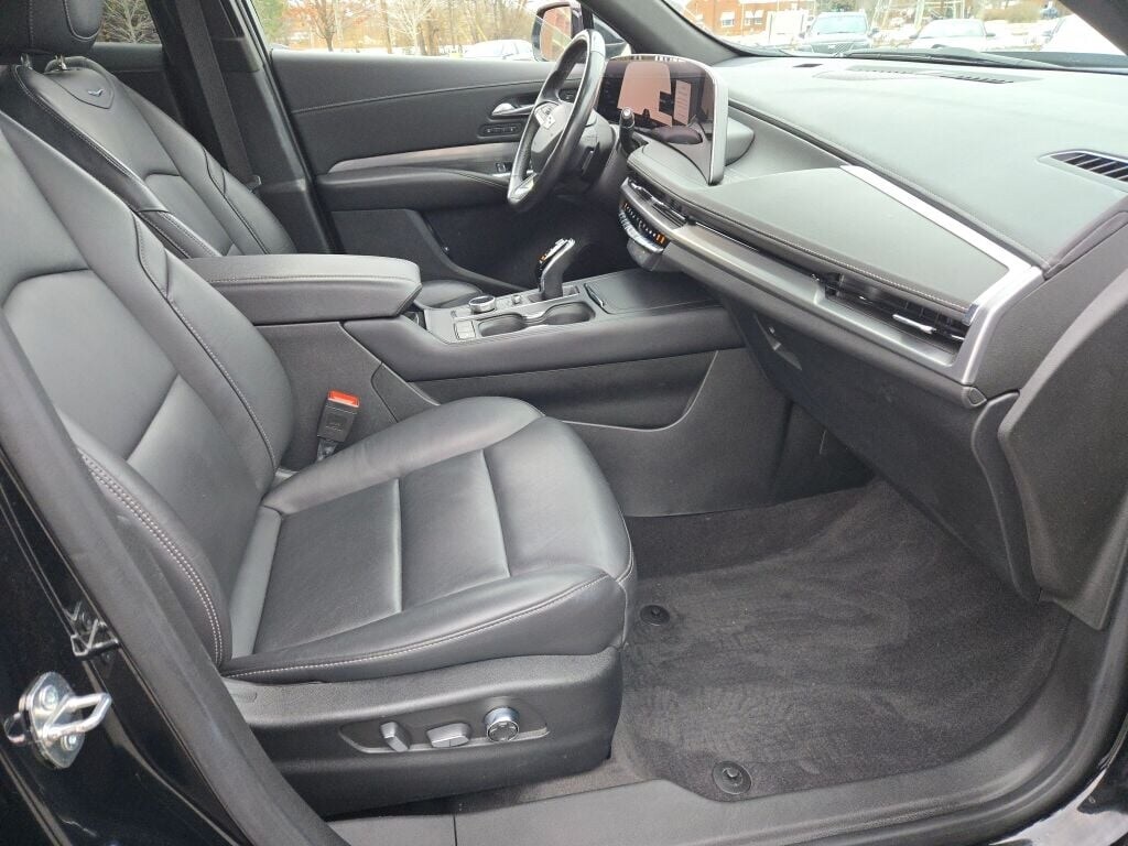 2024 CADILLAC XT4 - Image 7