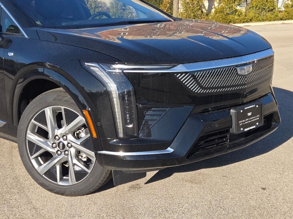 New 2026 CADILLAC OPTIQ Luxury SUV