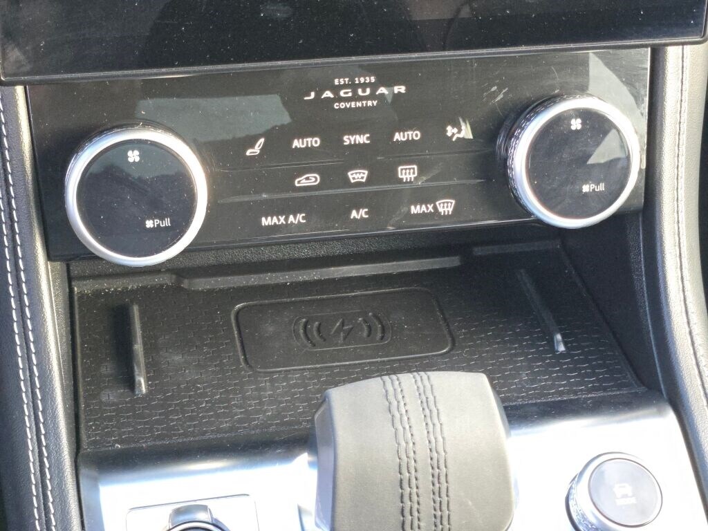 2024 JAGUAR F-PACE - Image 32