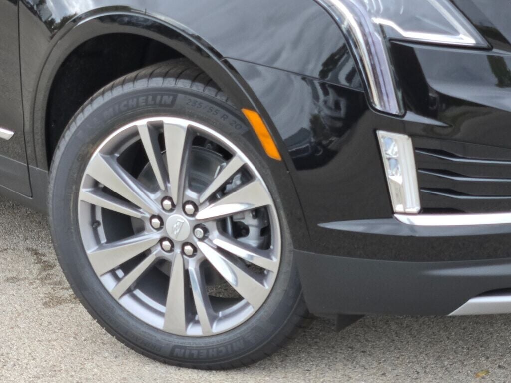 New 2025 CADILLAC XT5 Premium Luxury SUV