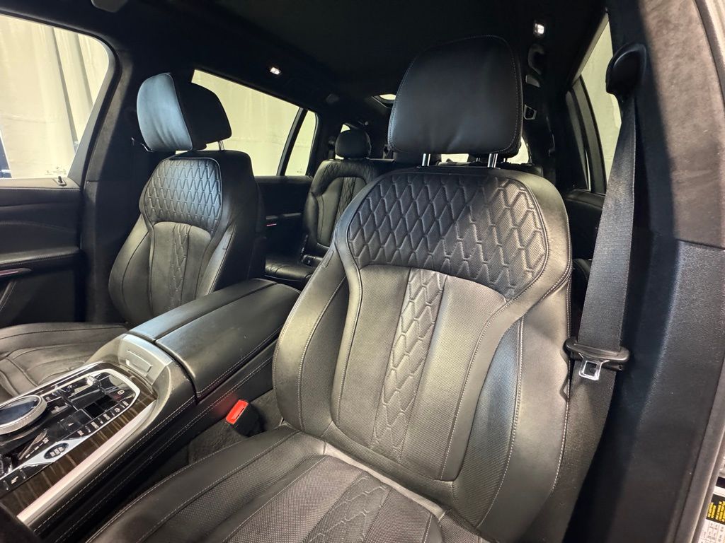 2024 BMW X7 - Image 21