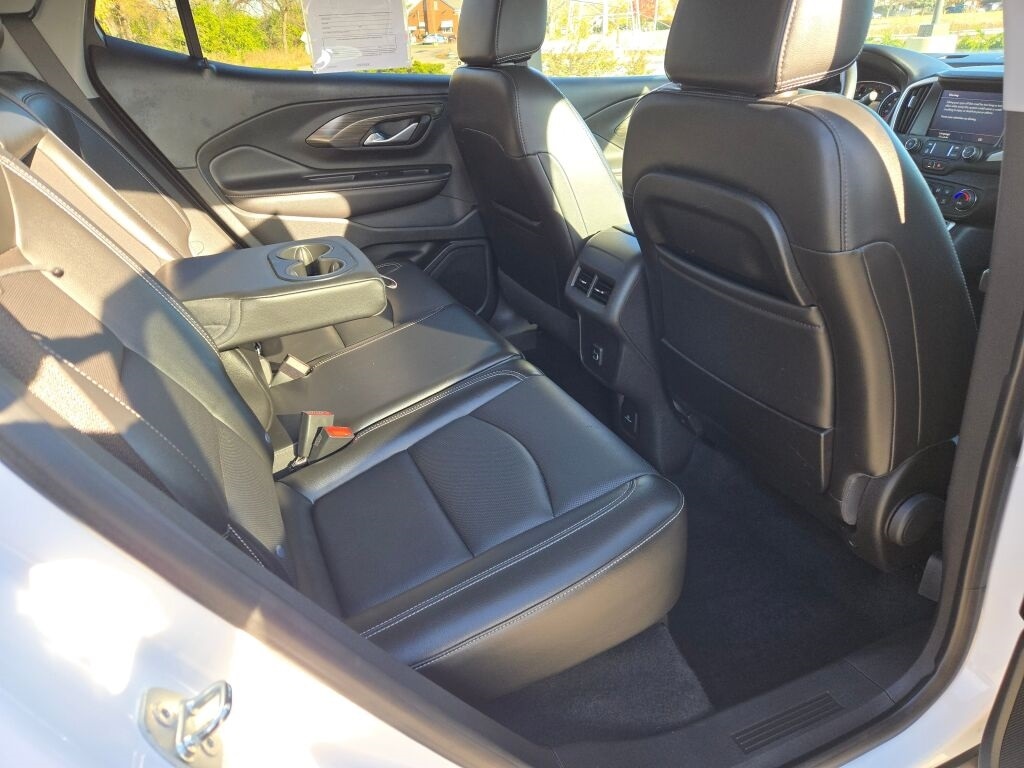 2022 GMC TERRAIN - Image 11