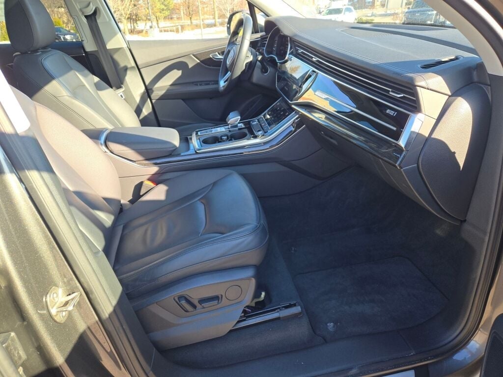 2024 AUDI Q7 - Image 9