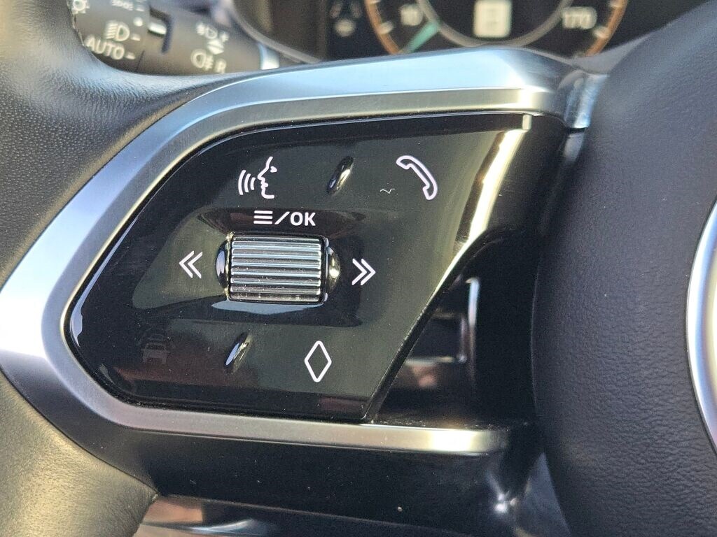 2024 JAGUAR F-PACE - Image 33