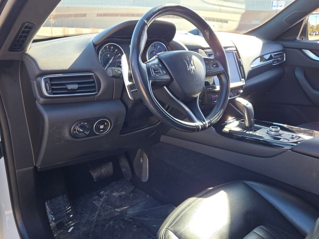 2023 MASERATI LEVANTE - Image 27