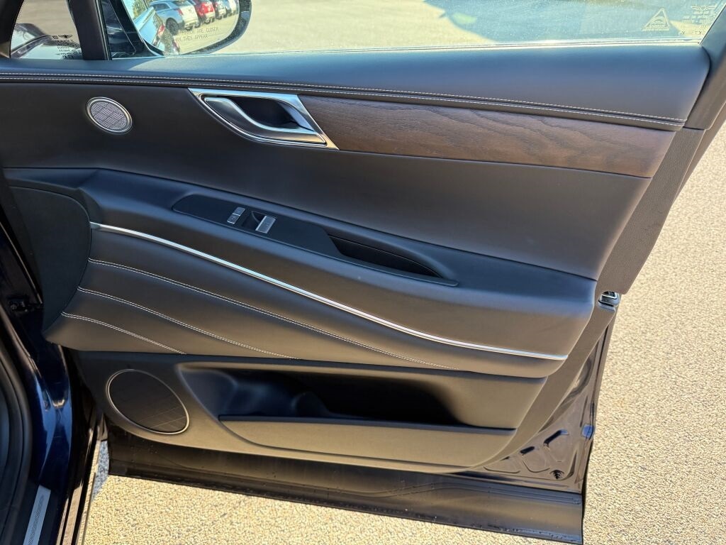 2024 GENESIS GV80 - Image 6