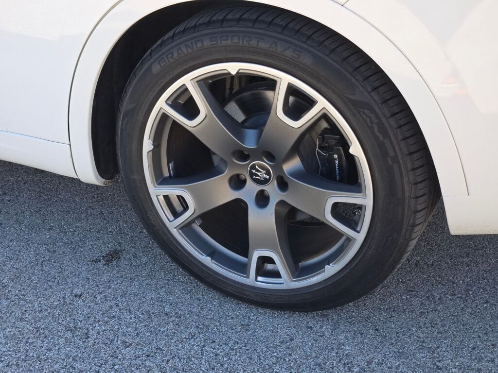 2023 MASERATI LEVANTE - Image 19