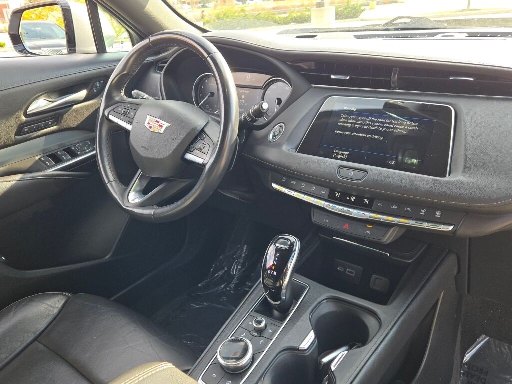 2023 CADILLAC XT4 - Image 9