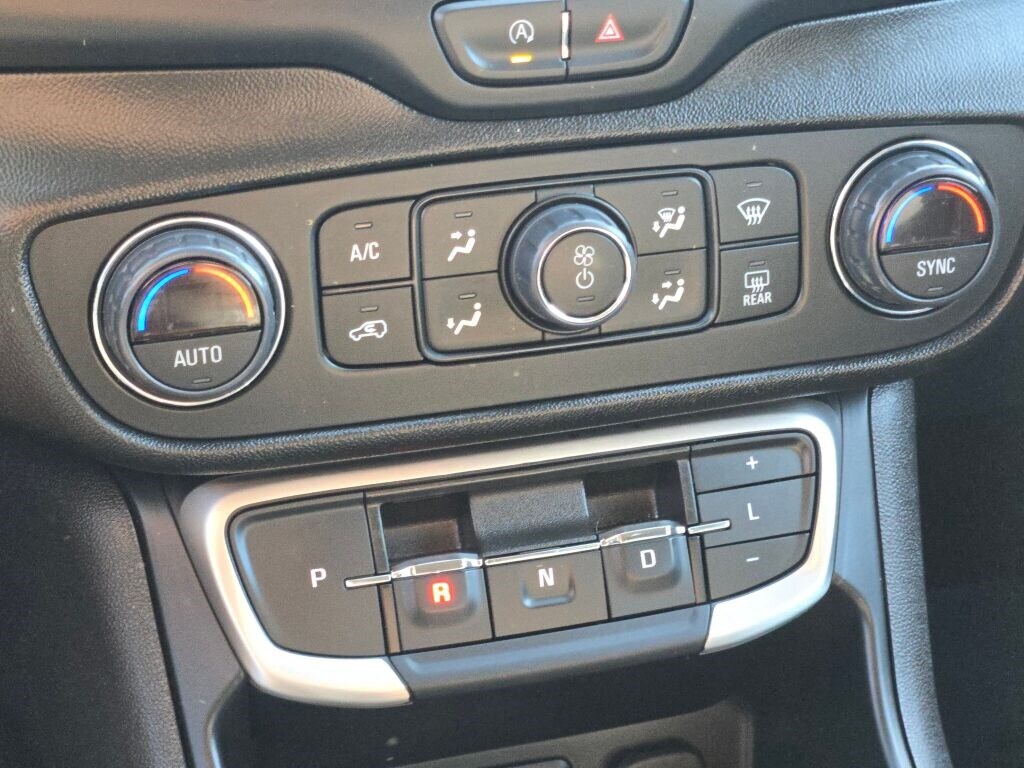 2024 GMC TERRAIN - Image 30