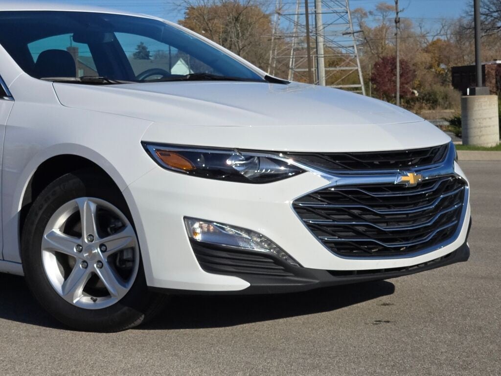 2024 CHEVROLET MALIBU - Image 2