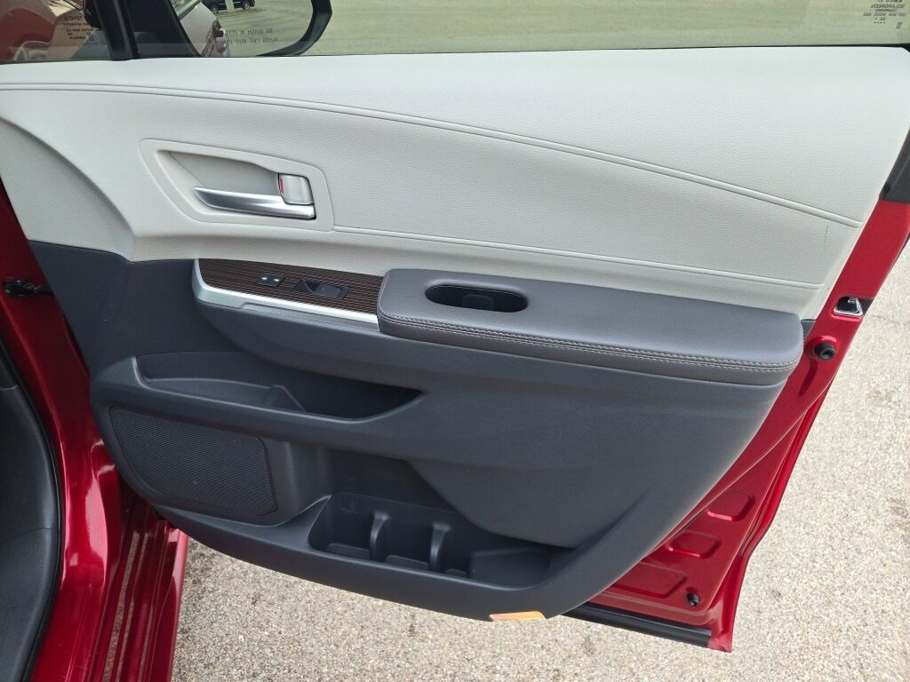 2023 TOYOTA SIENNA - Image 7