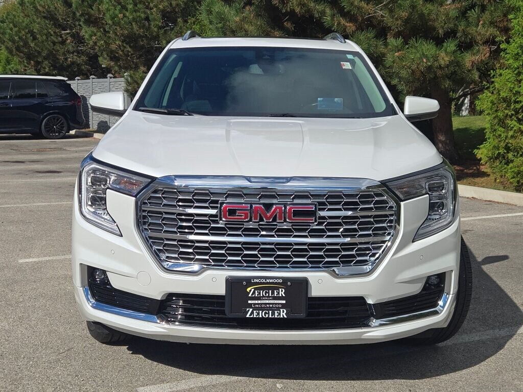 2022 Gmc Terrain Denali photo 2