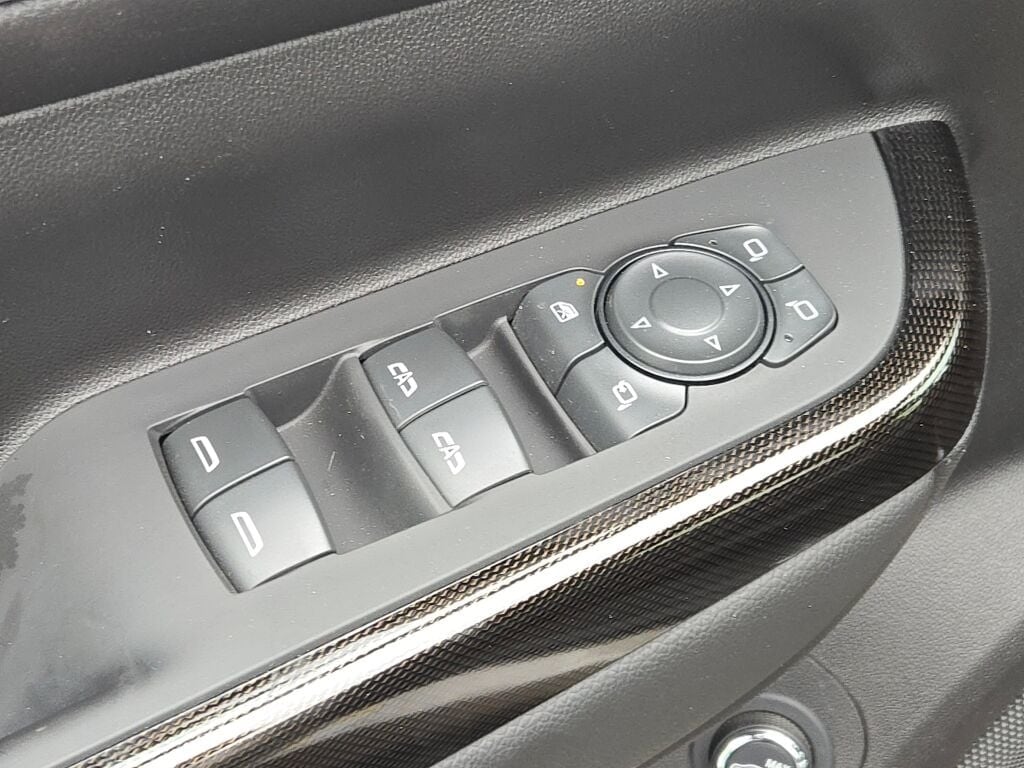 2023 GMC ACADIA - Image 24