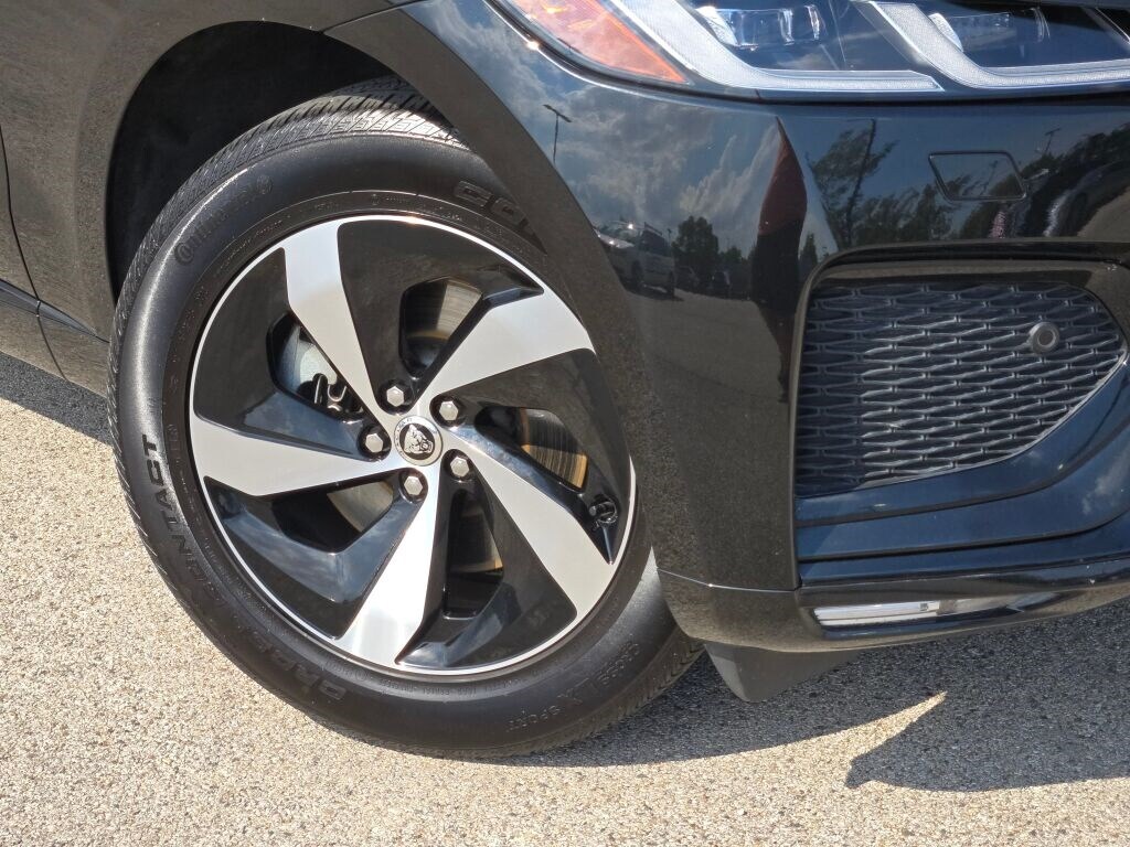 2024 Jaguar F-PACE P250 R-Dynamic S photo 3