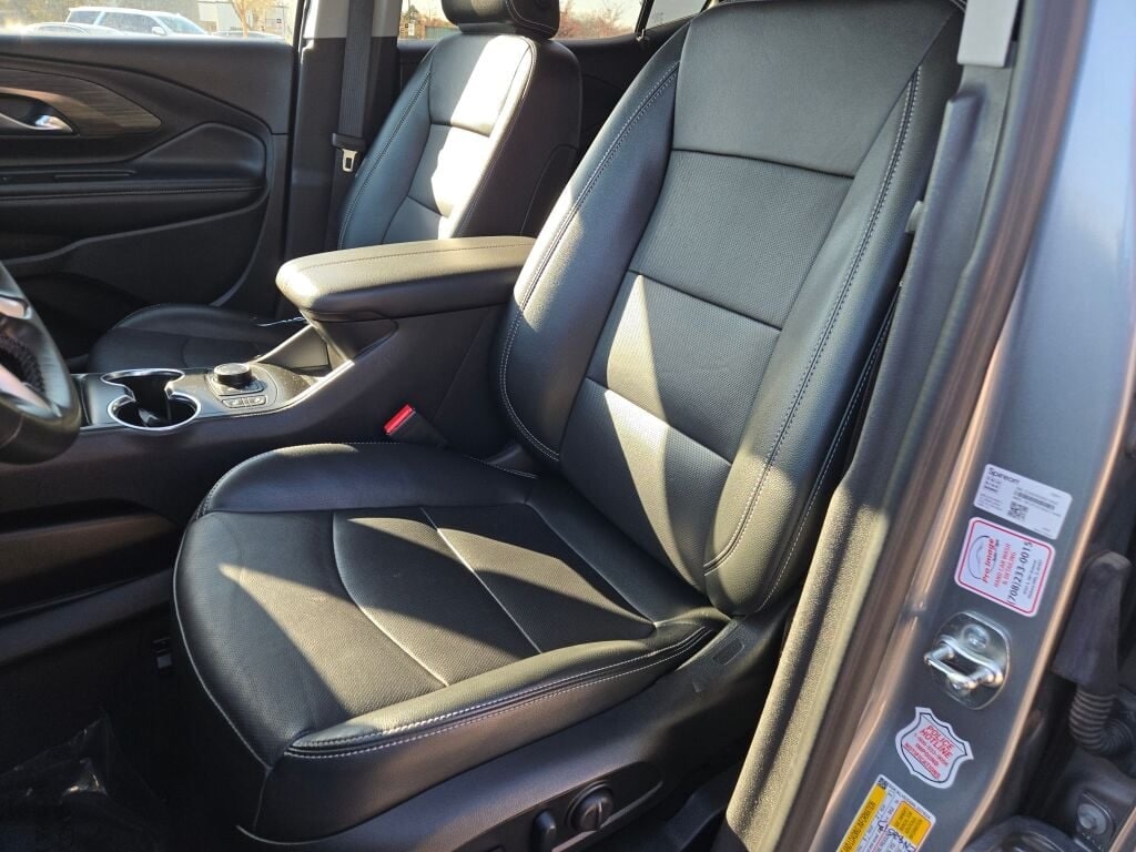 2024 GMC TERRAIN - Image 27