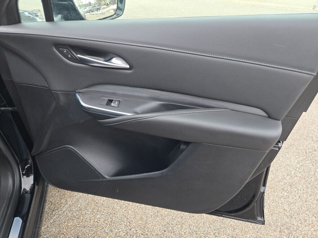 2024 CADILLAC XT4 - Image 6