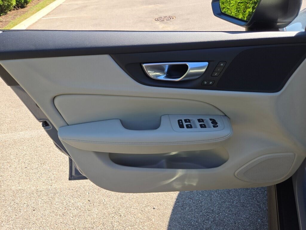 2024 VOLVO V60CC - Image 22