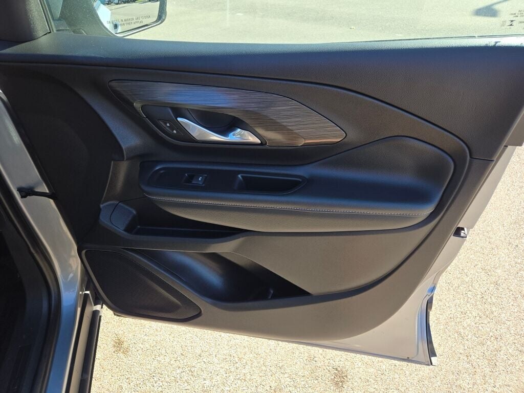 2024 GMC TERRAIN - Image 6