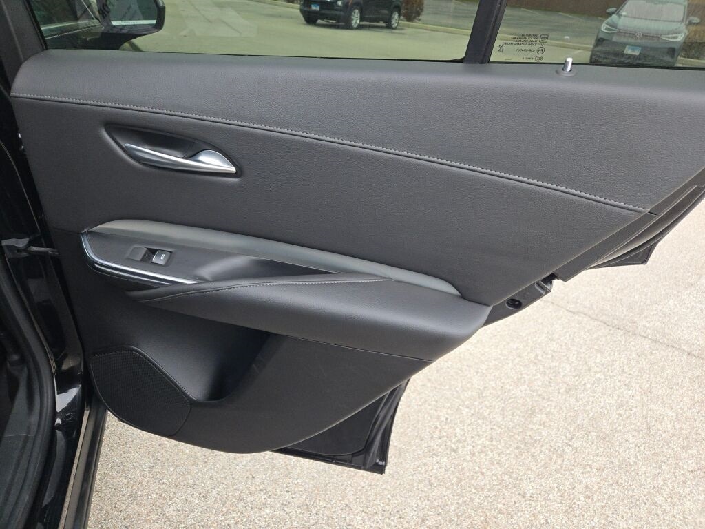 2023 CADILLAC XT4 - Image 10
