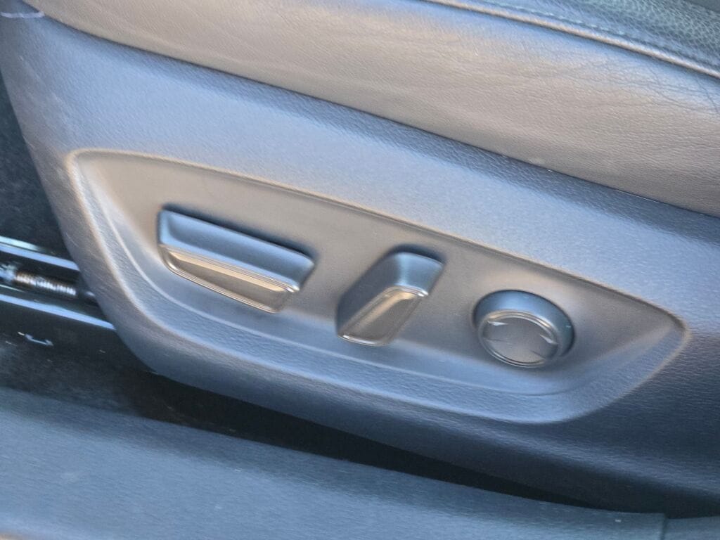 2019 TOYOTA AVALON - Image 25