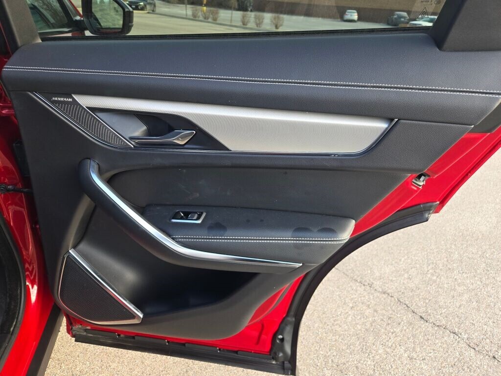 2024 JAGUAR F-PACE - Image 11