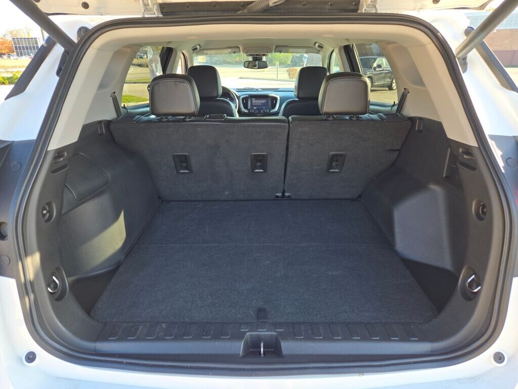 2022 GMC TERRAIN - Image 18